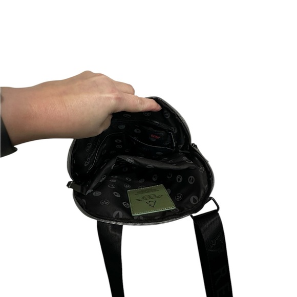 NWOT Bugatti Reborn Grey Slim Crossbody Bag Tablet Travel OS - Picture 5 of 15